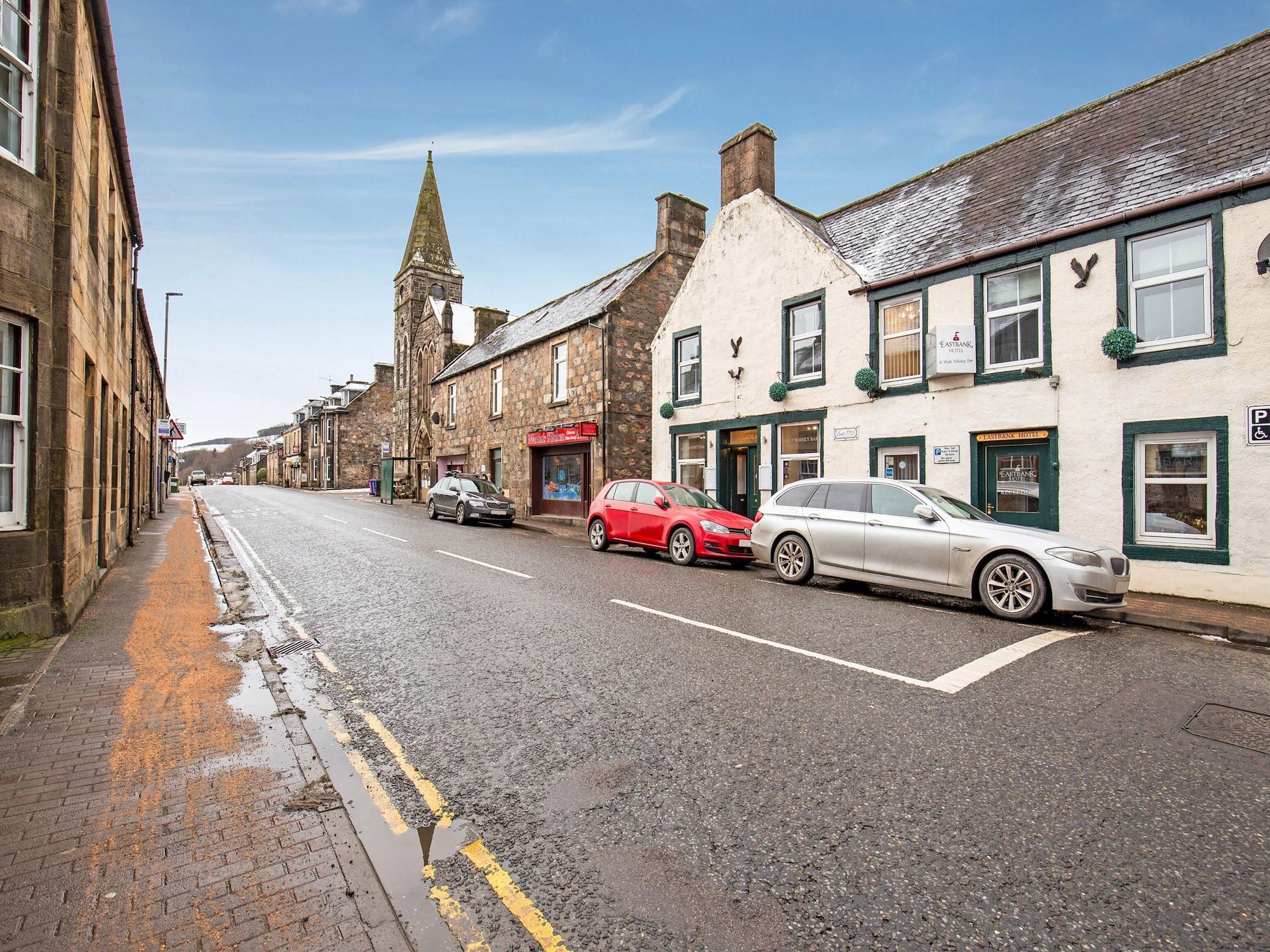 Oyo Eastbank Hotel, Speyside Scotland Rothes Экстерьер фото
