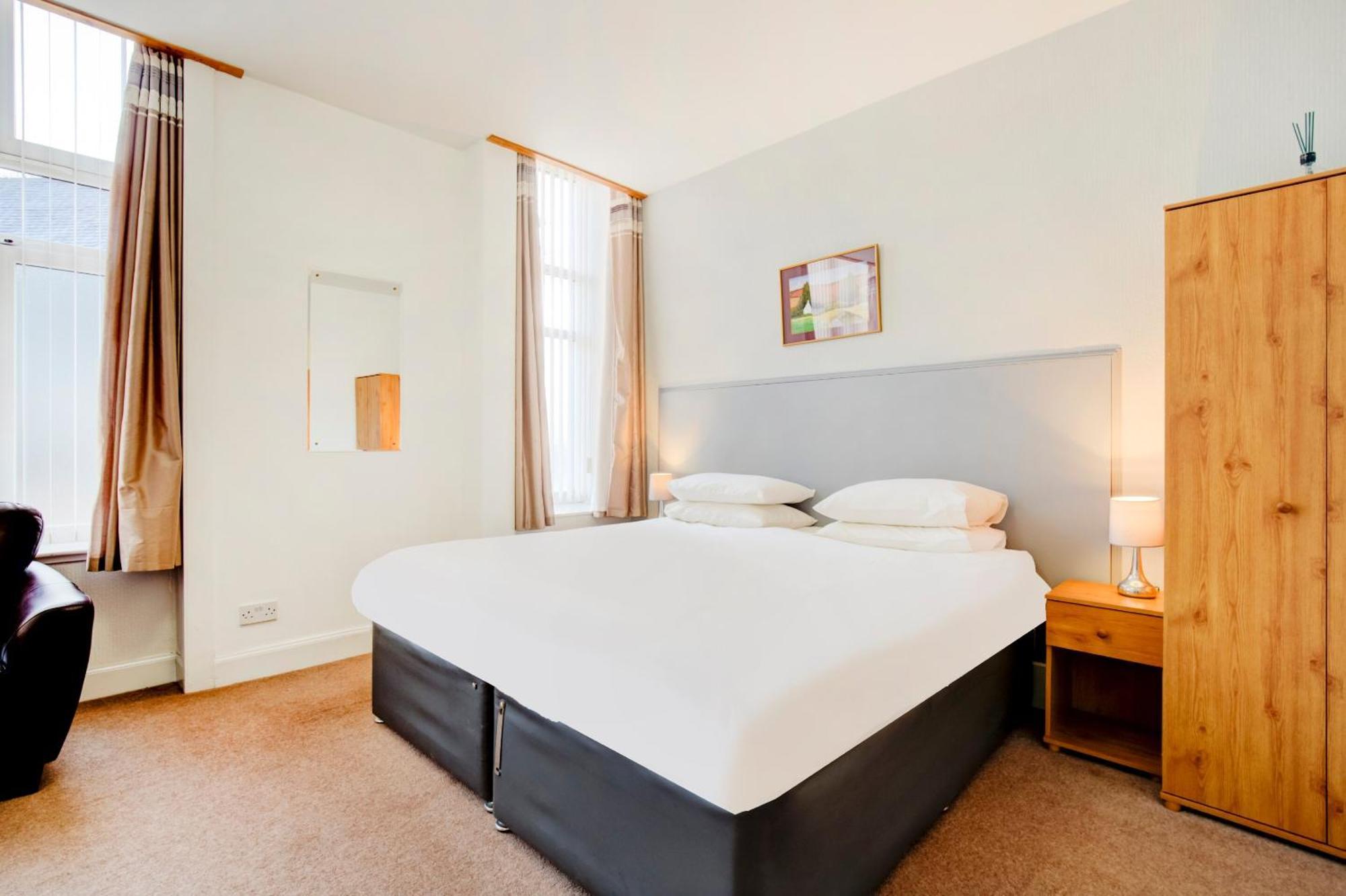 Oyo Eastbank Hotel, Speyside Scotland Rothes Экстерьер фото