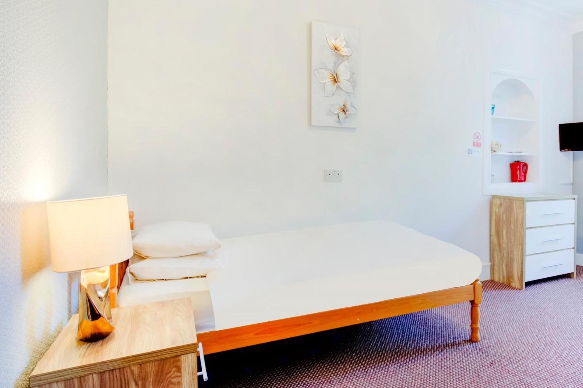 Oyo Eastbank Hotel, Speyside Scotland Rothes Экстерьер фото