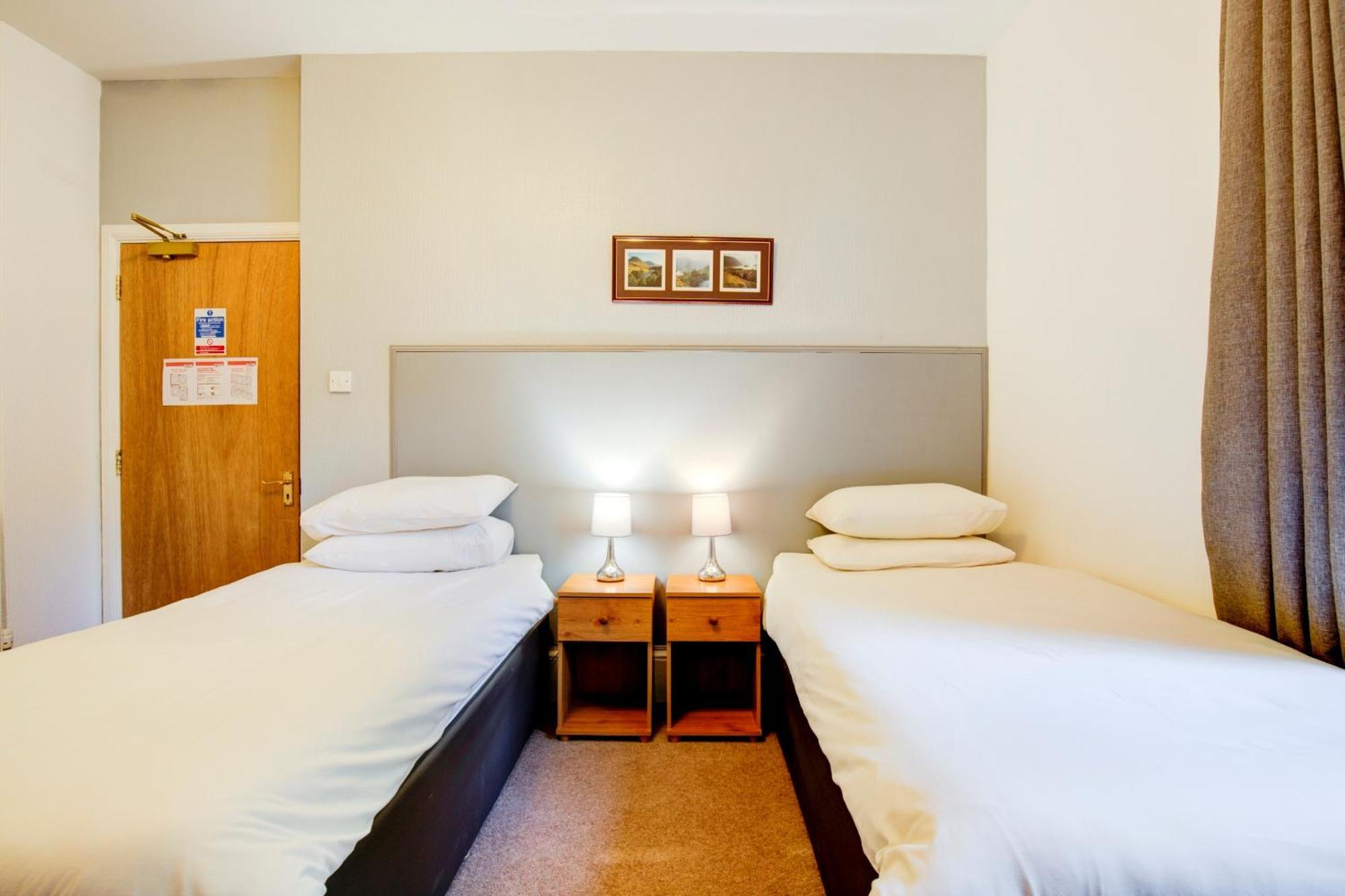 Oyo Eastbank Hotel, Speyside Scotland Rothes Экстерьер фото