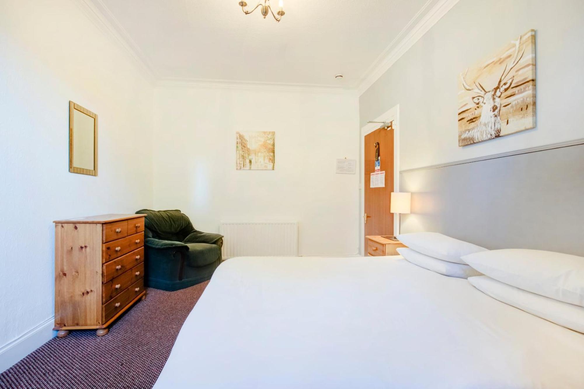 Oyo Eastbank Hotel, Speyside Scotland Rothes Экстерьер фото
