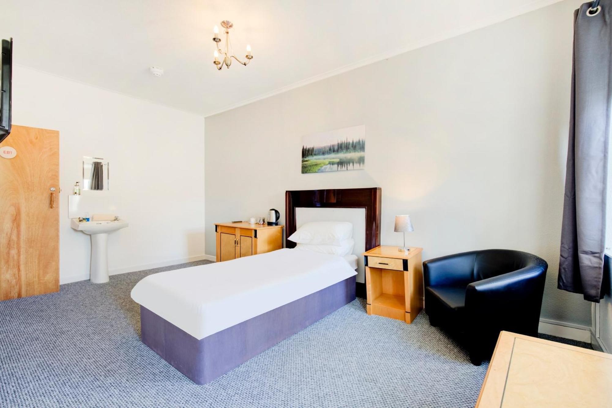 Oyo Eastbank Hotel, Speyside Scotland Rothes Экстерьер фото