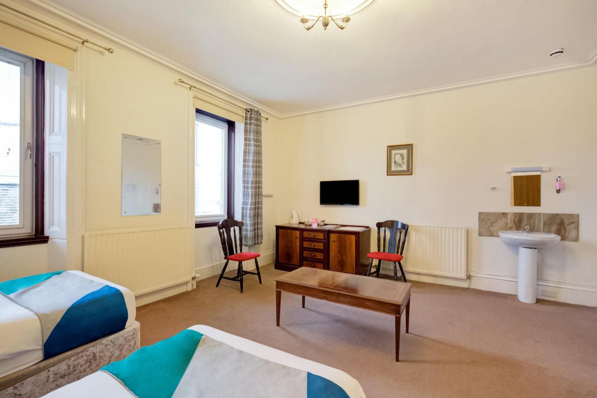 Oyo Eastbank Hotel, Speyside Scotland Rothes Экстерьер фото