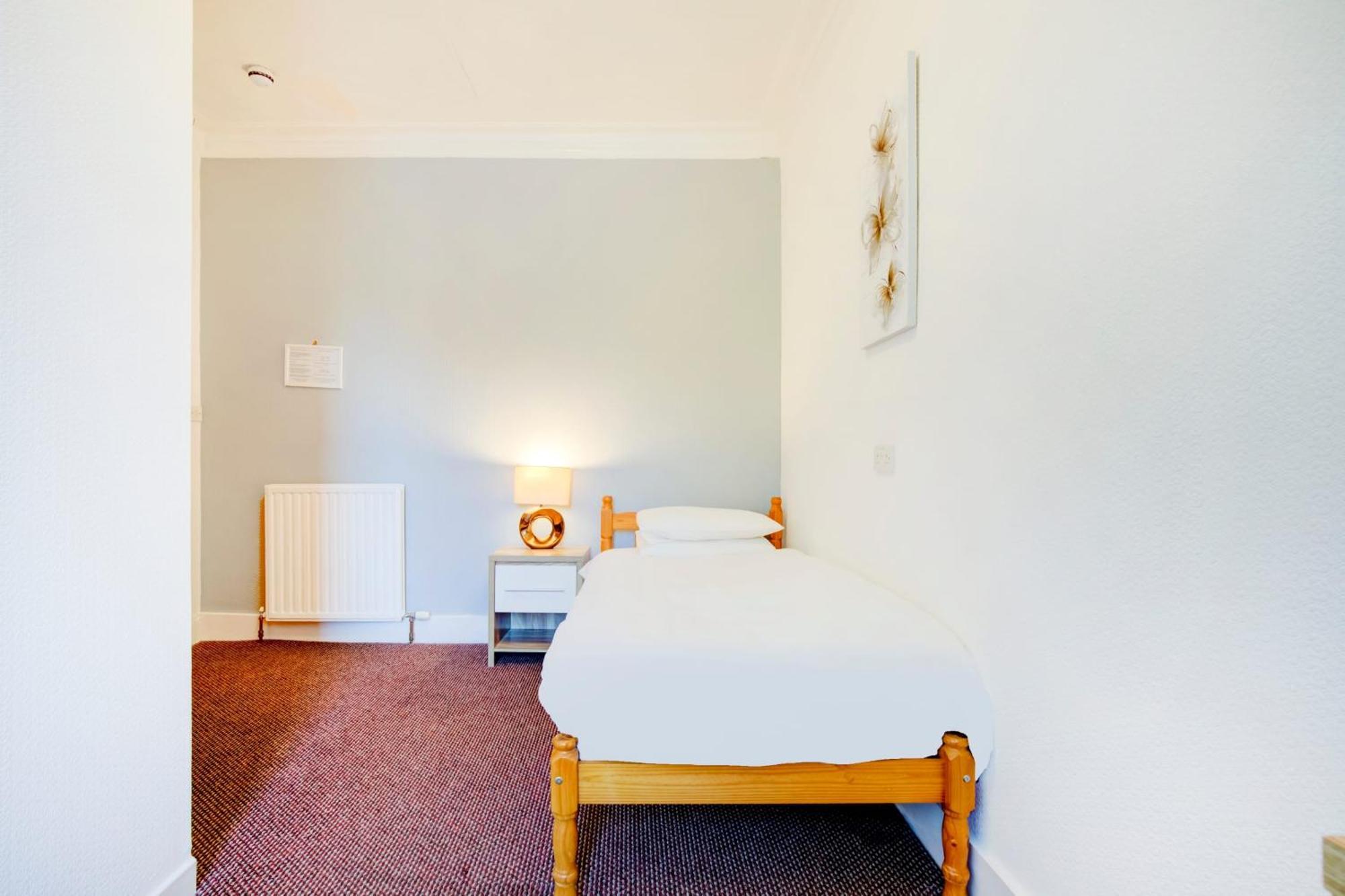 Oyo Eastbank Hotel, Speyside Scotland Rothes Экстерьер фото