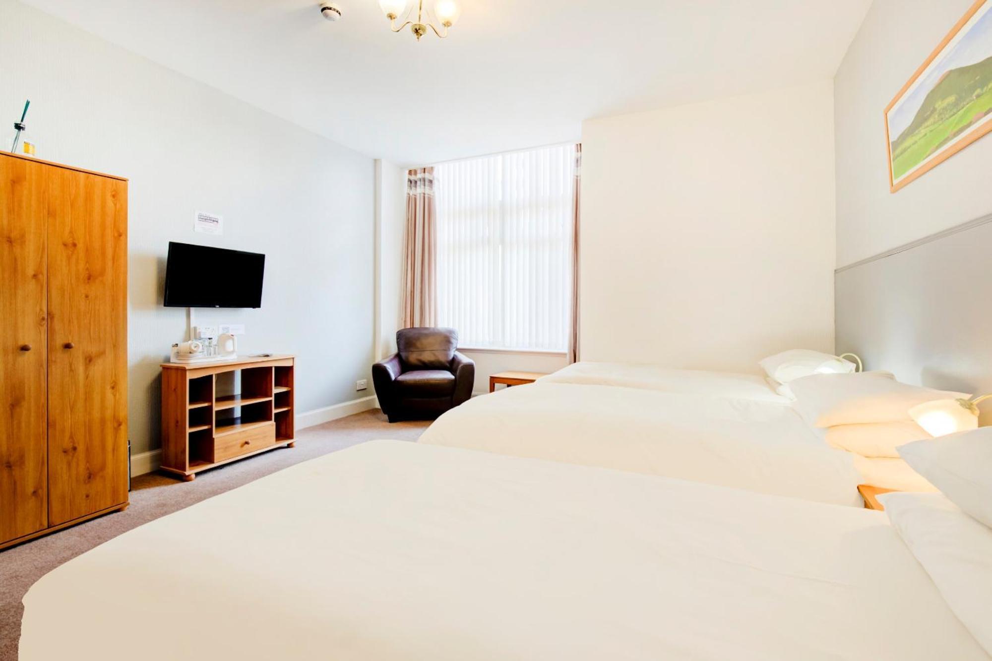 Oyo Eastbank Hotel, Speyside Scotland Rothes Экстерьер фото