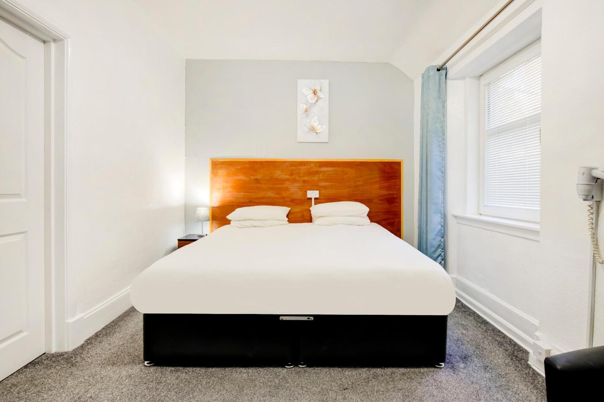 Oyo Eastbank Hotel, Speyside Scotland Rothes Экстерьер фото