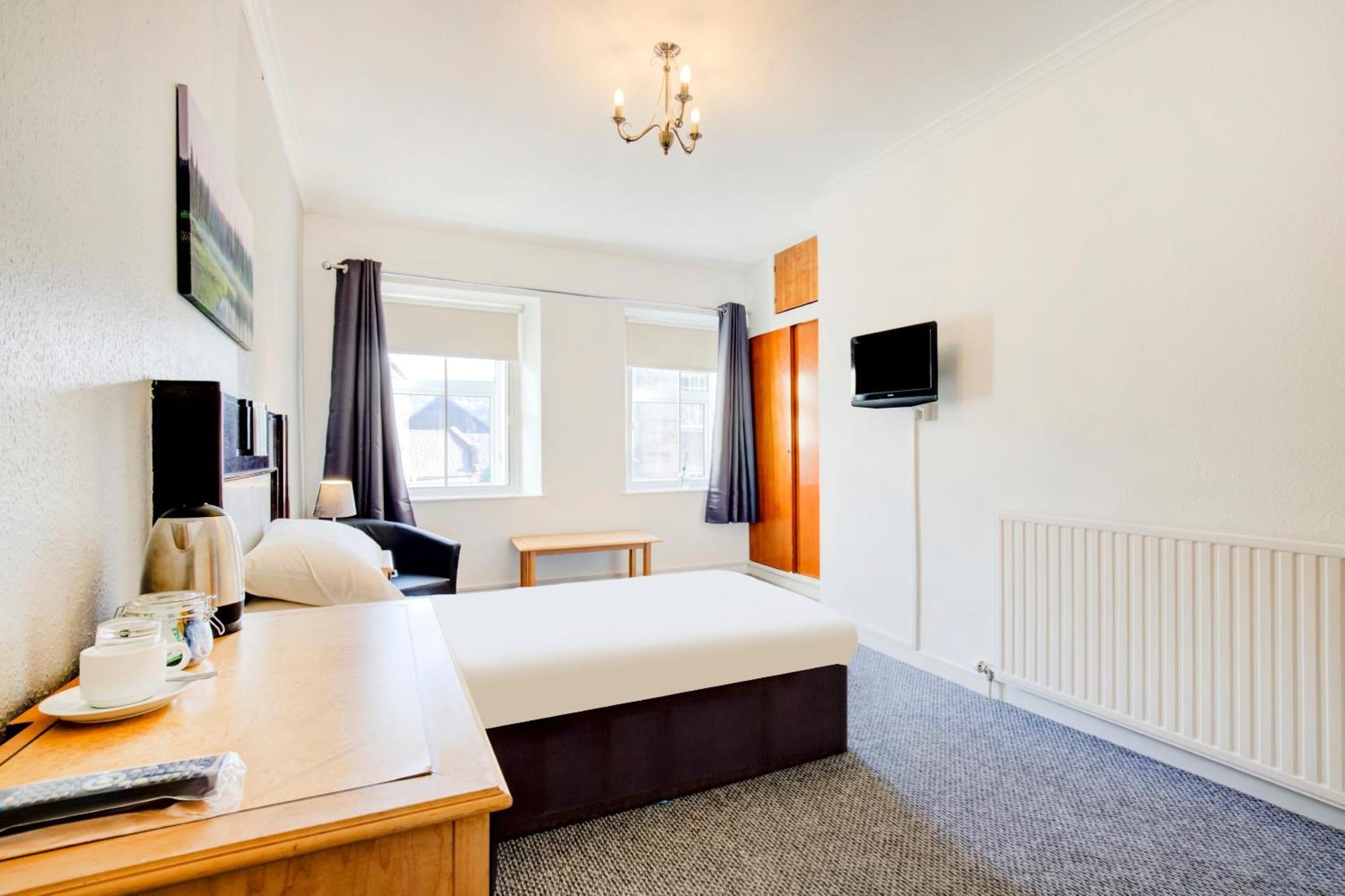 Oyo Eastbank Hotel, Speyside Scotland Rothes Экстерьер фото