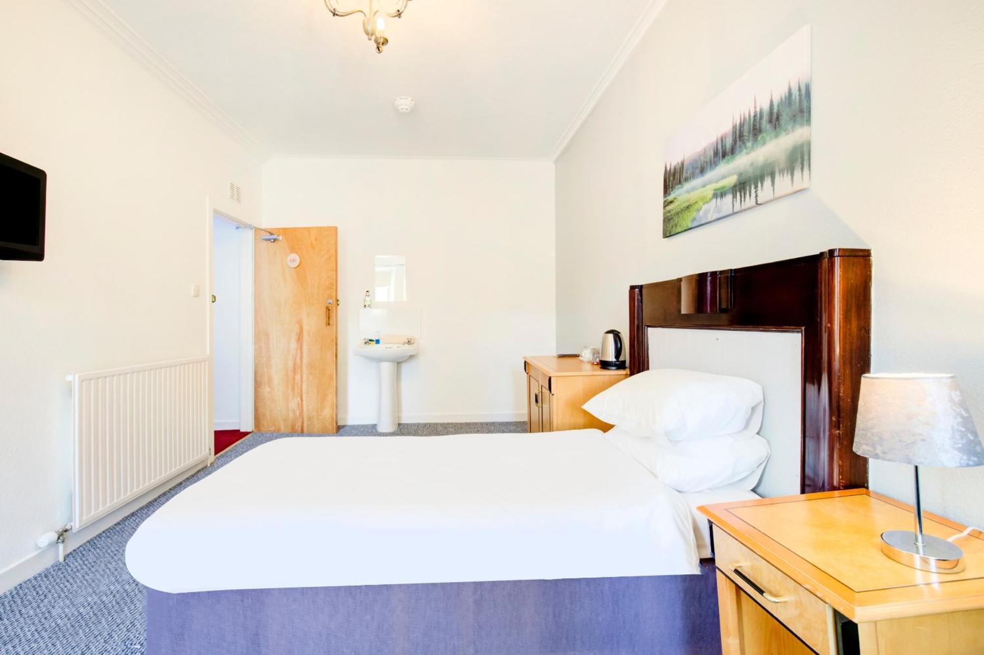 Oyo Eastbank Hotel, Speyside Scotland Rothes Экстерьер фото