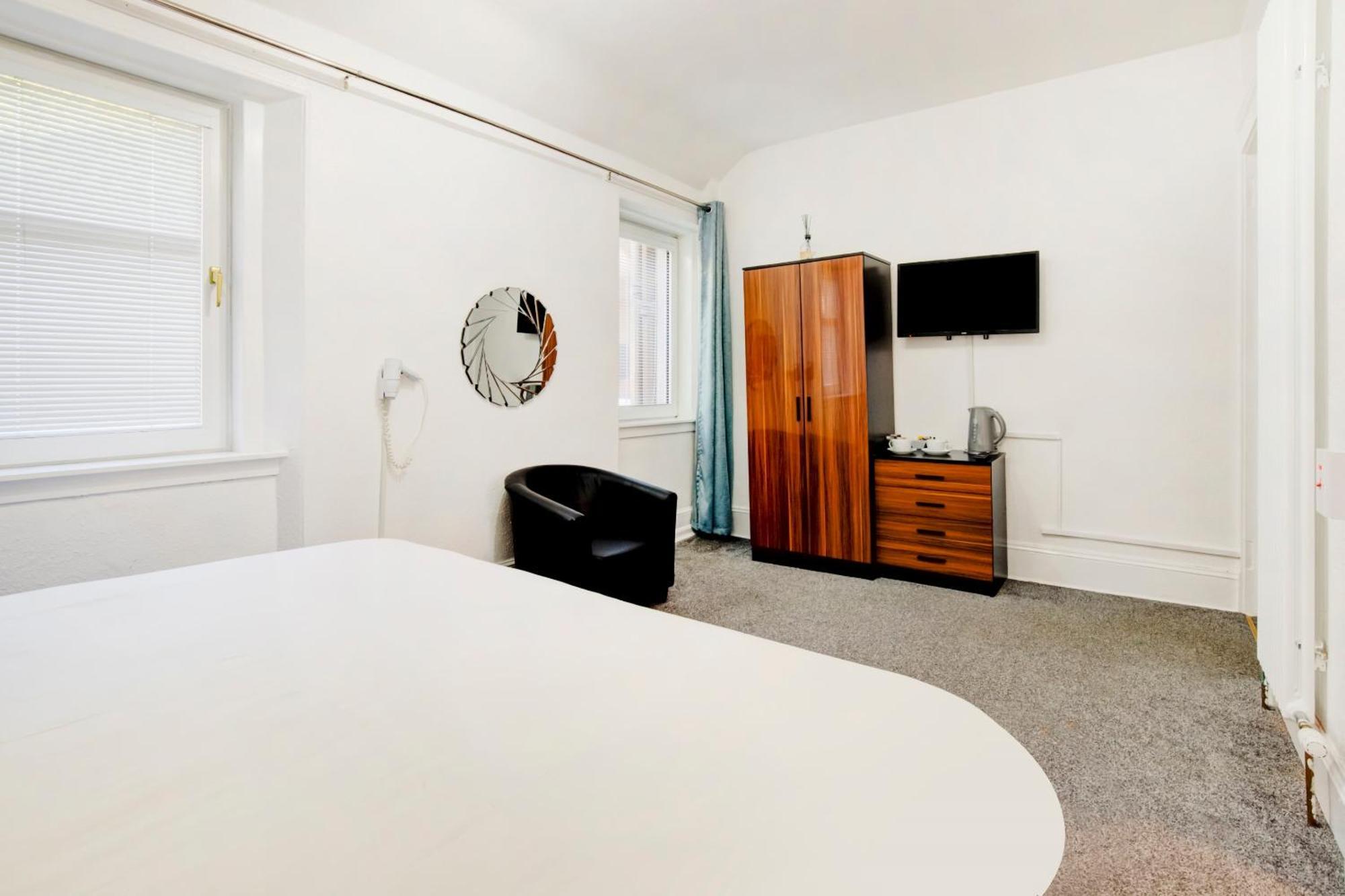 Oyo Eastbank Hotel, Speyside Scotland Rothes Экстерьер фото