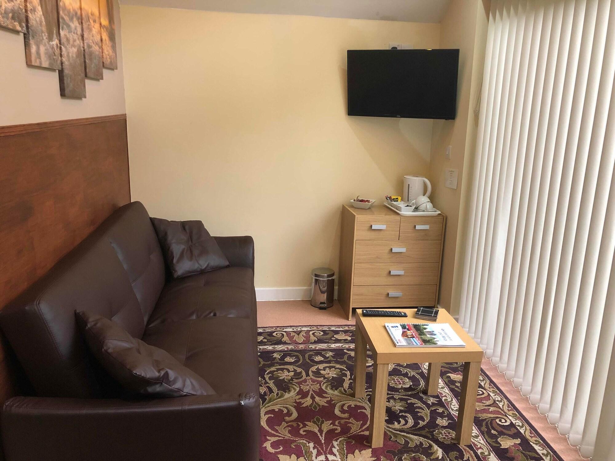 Oyo Eastbank Hotel, Speyside Scotland Rothes Экстерьер фото