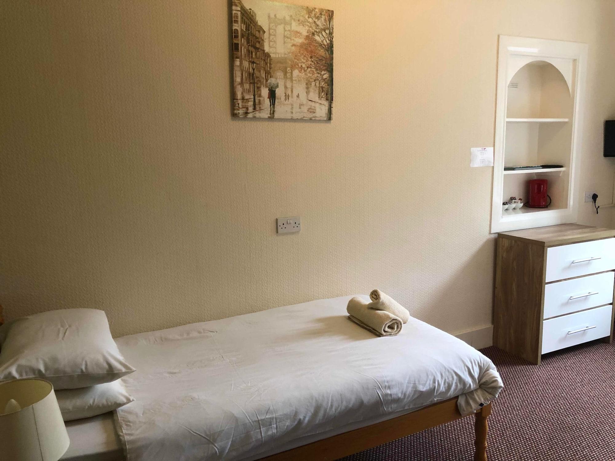 Oyo Eastbank Hotel, Speyside Scotland Rothes Экстерьер фото